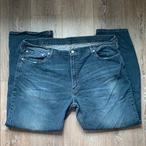 Men’s 559 Levi jeans.